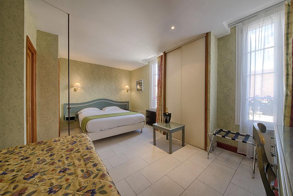 Logis Le Tadorne Hotel Piney Exterior photo